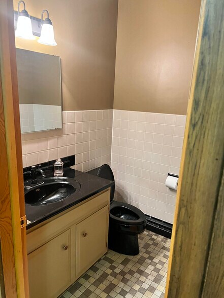 More Photos Of 4105 Dixie Ave, Wausau Office For Sale