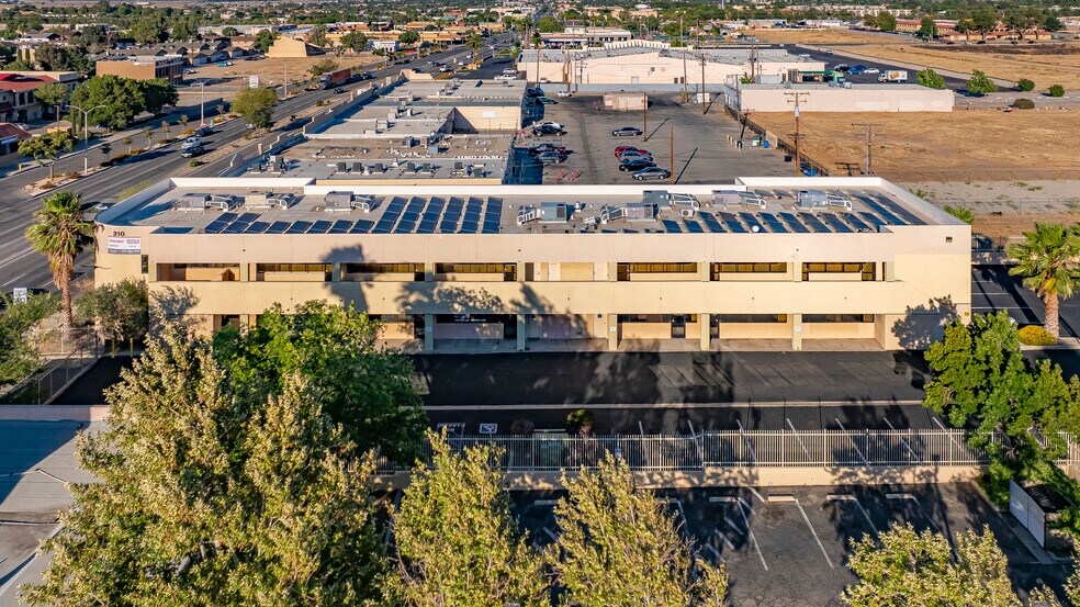 More Photos Of 301 Palmdale Blvd, Palmdale Office For Sale