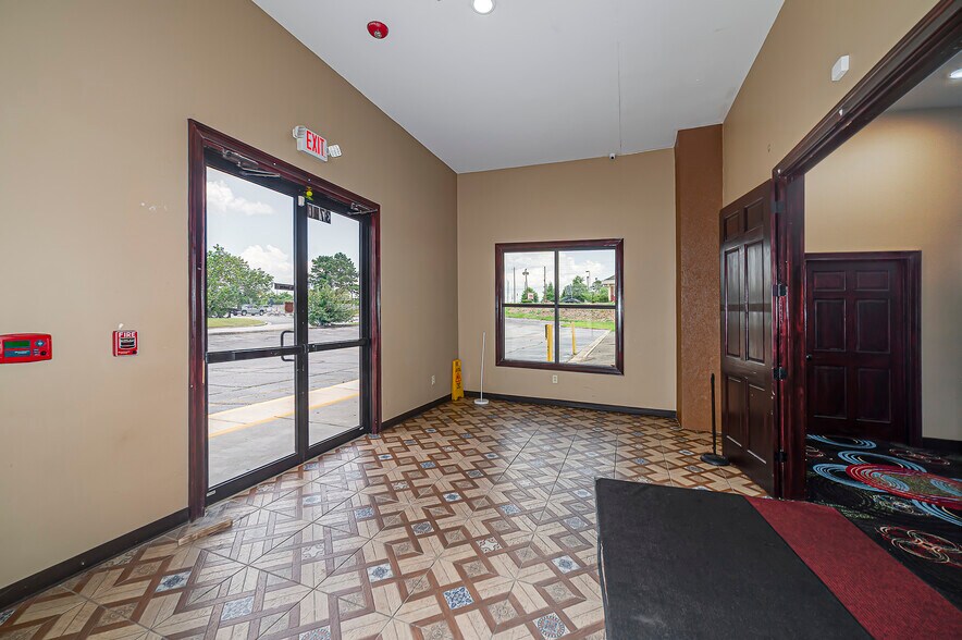 More Photos Of 3720 Bloomfield Village Dr, Macon-Bibb Storefront For Sale