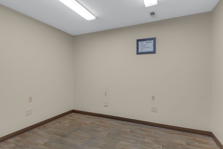 More Photos Of 200 Coe Rd, Anderson Warehouse For Lease