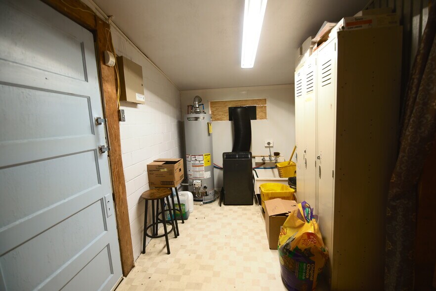 More Photos Of 15745 TX-204, Cushing Specialty For Sale