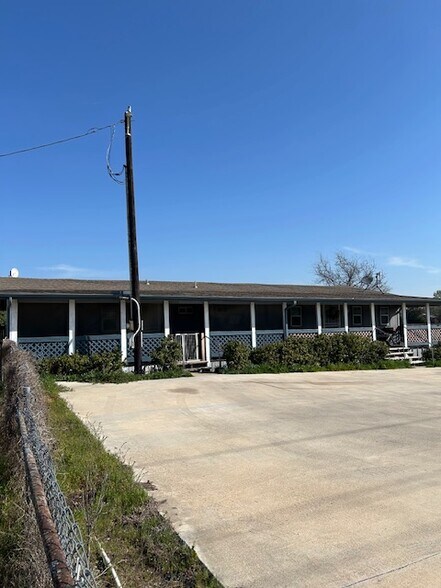 More Photos Of 3000 N Cardinal Rd, Azle Apartments For Sale