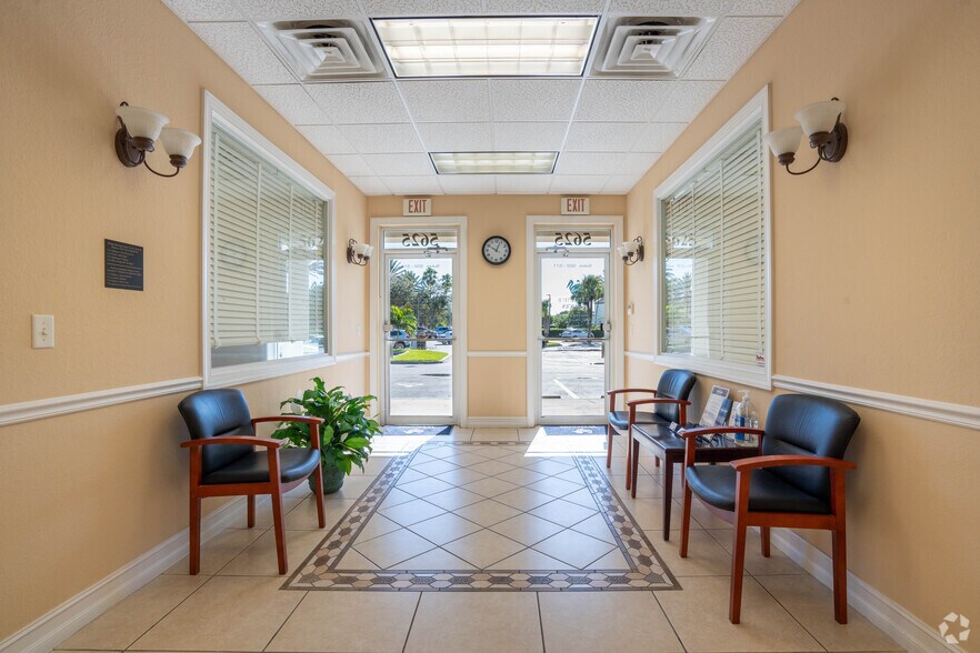 More Photos Of 5621 Strand Blvd, Naples Unknown For Lease