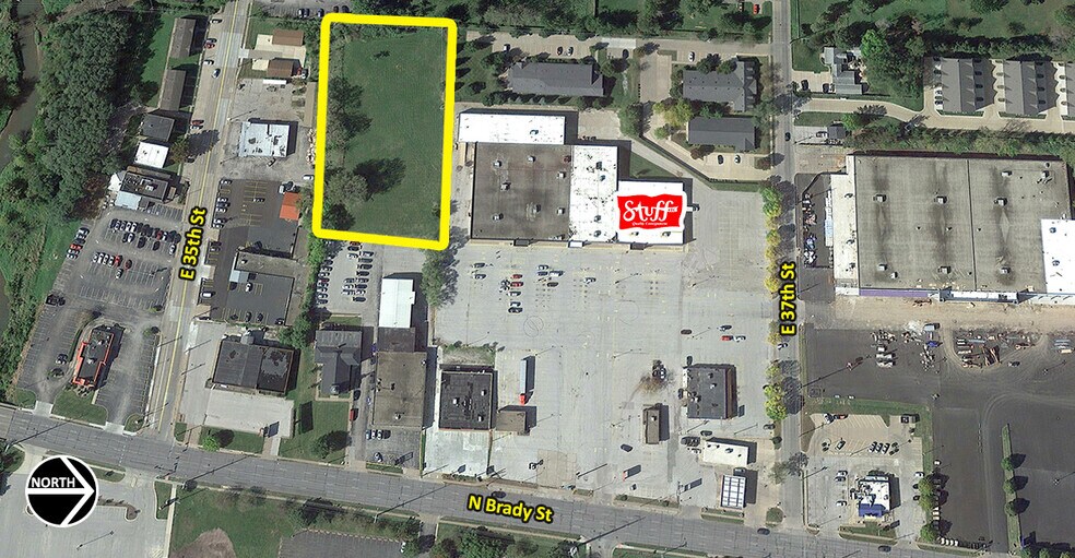 More Photos Of 3560 N Brady St, Davenport General Retail For Lease