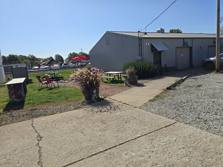 More Photos Of 7724 Depot St, McCordsville Warehouse For Lease