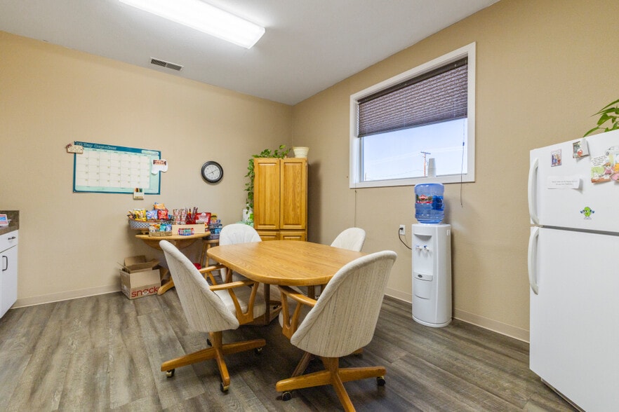 More Photos Of 422 S 5th St, Klamath Falls Office For Sale