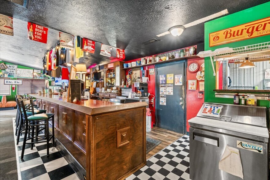 More Photos Of 852 Southern Hwy, Mineral Wells Industrial For Sale