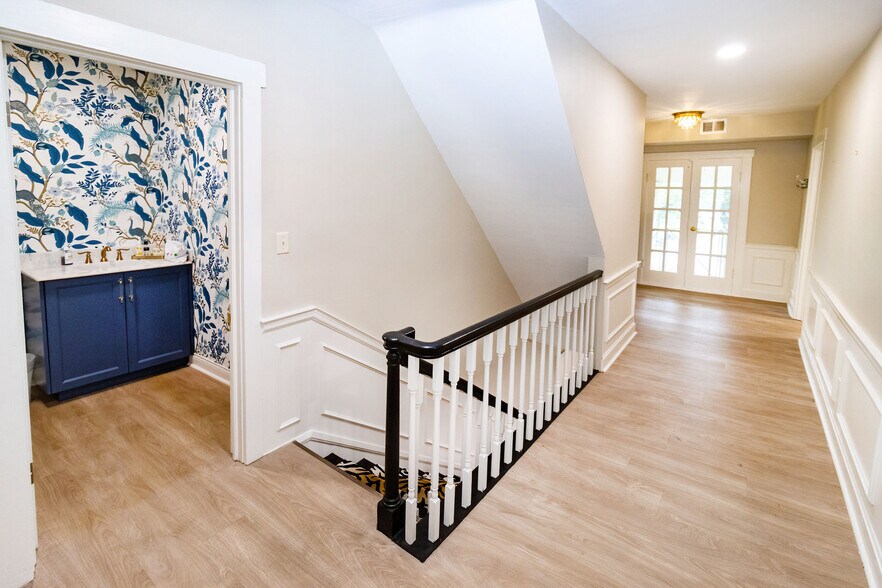 More Photos Of 10388 In-662 W, Newburgh Freestanding For Sale