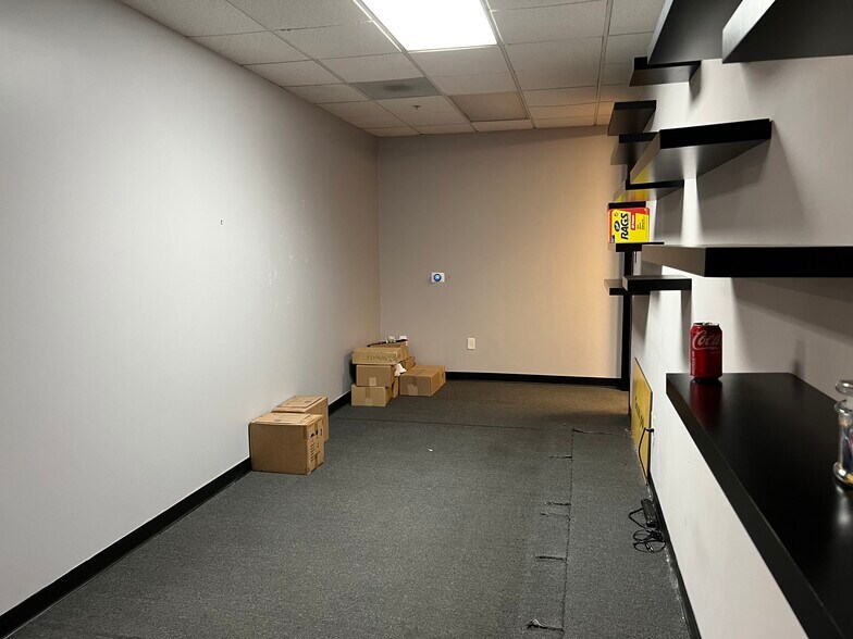 More Photos Of 2710 Media Center Dr, Los Angeles Research And Development For Lease