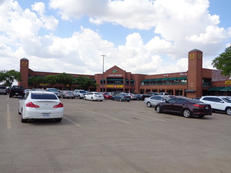 More Photos Of 2301 N Collins St, Arlington Unknown For Lease