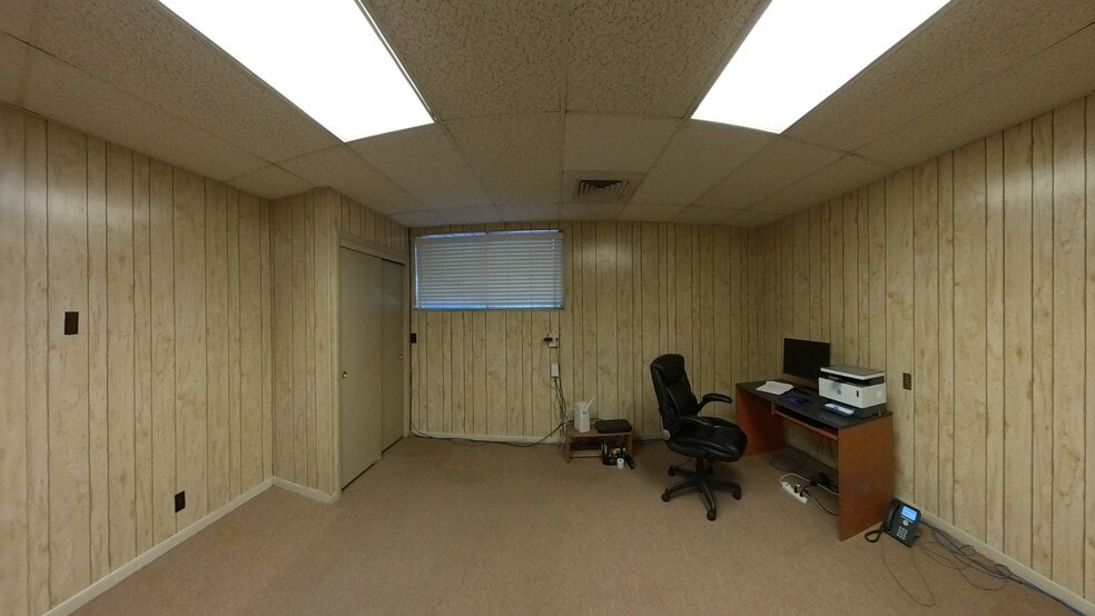 More Photos Of 14826 Yarberry St, Houston Warehouse For Sale