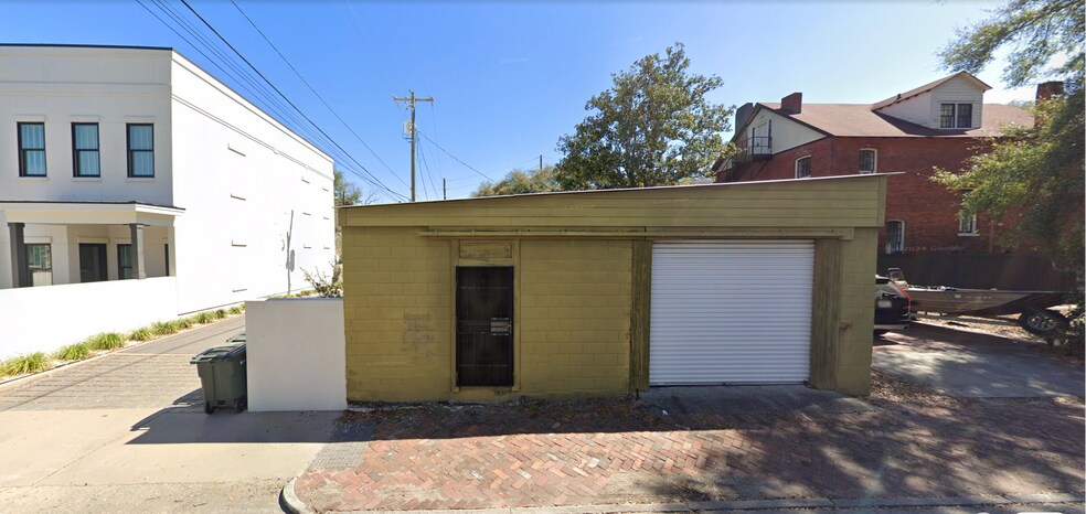 More Photos Of 711 Tattnall st, Savannah Light Distribution For Sale