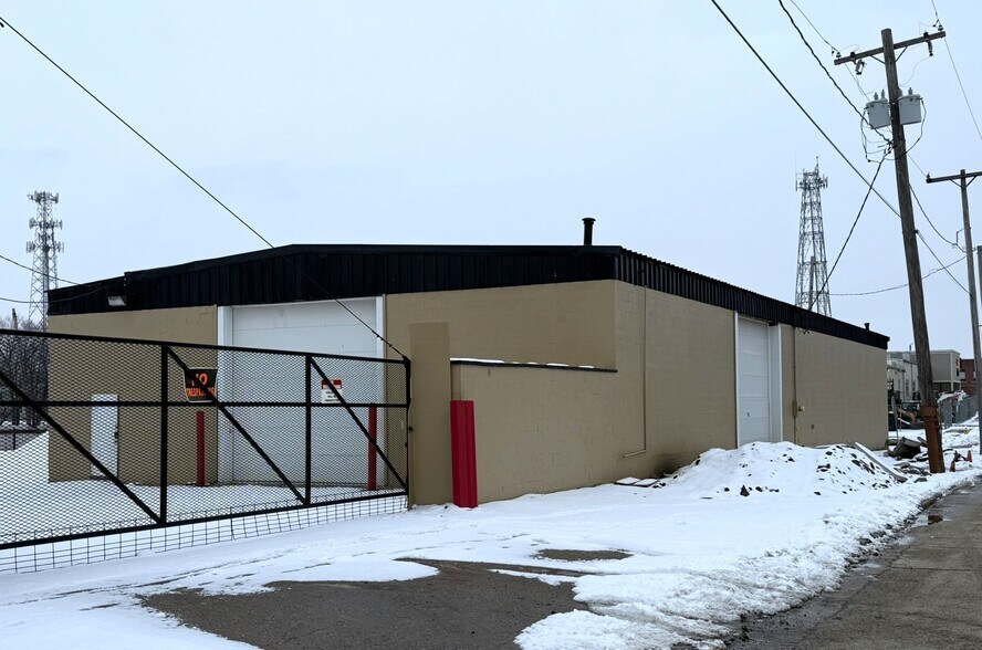Primary Photo Of 151 Ferris st, Galesburg Industrial For Sale