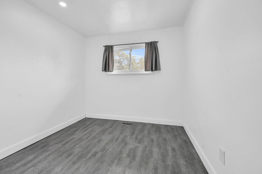 More Photos Of 6540 Twenty Rd, Hamilton Land For Sale