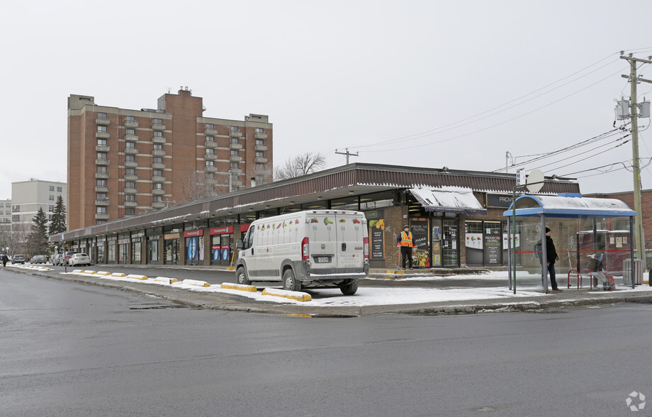 Primary Photo Of 5753-5781 Av Caldwell, Montréal Drugstore For Lease