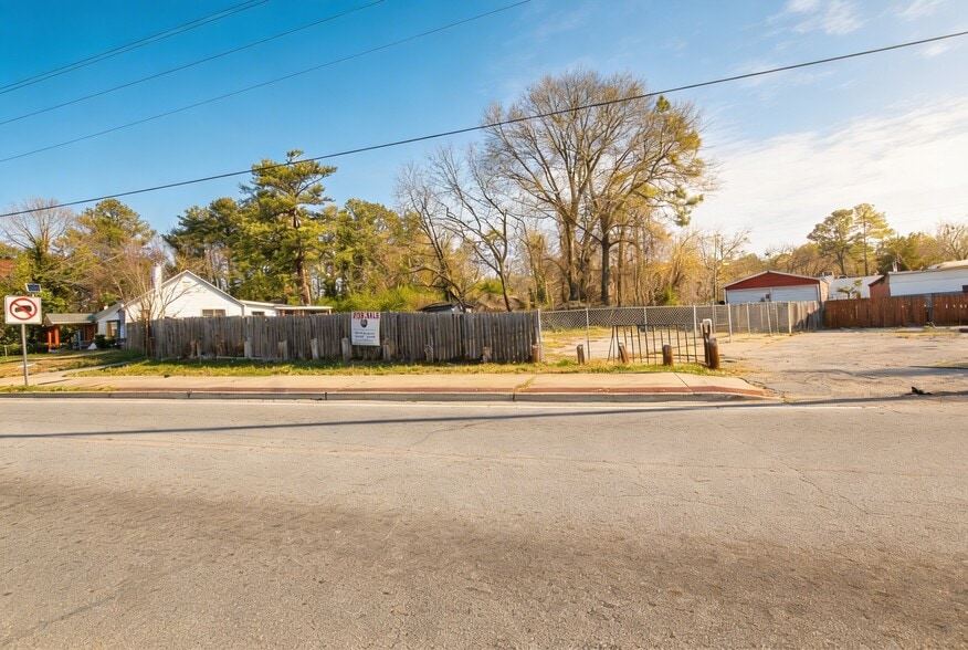 More Photos Of 3545 Roosevelt Hwy, Atlanta Auto Dealership For Sale
