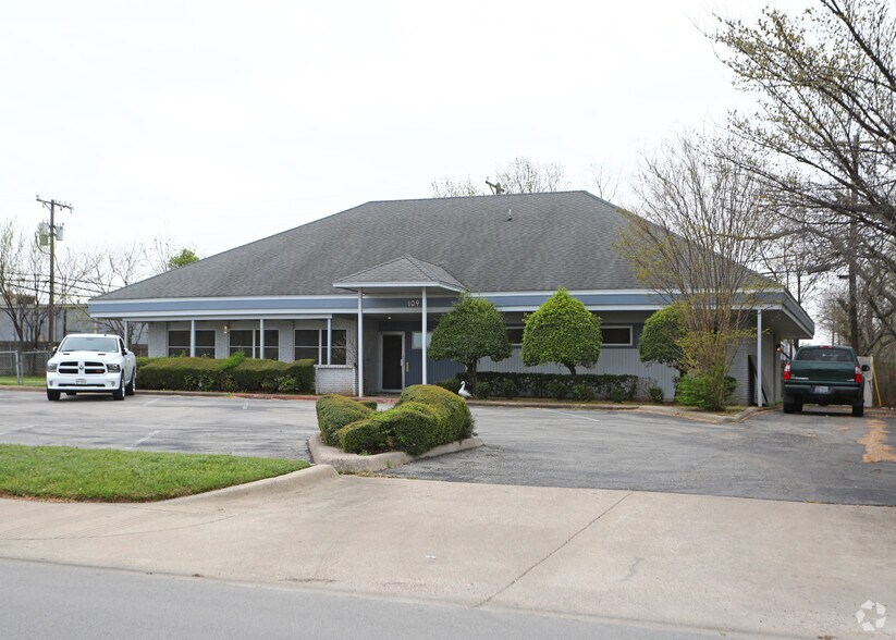 More Photos Of 109 W Midway Dr, Euless Medical For Sale