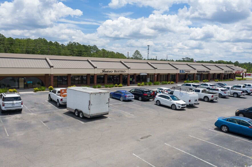 More Photos Of I-75 @ I-75 & U.S. 90, Lake City Unknown For Lease