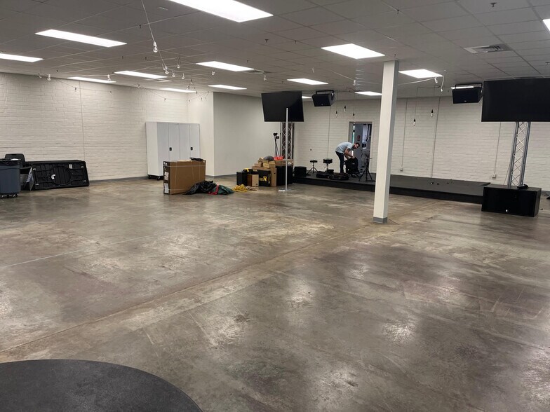 More Photos Of 174 Trollingwood Rd, Haw River Manufacturing For Lease