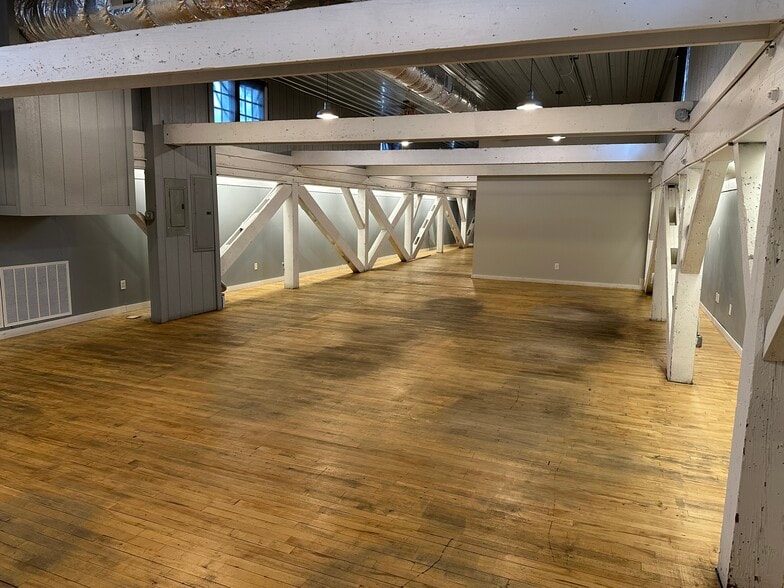 More Photos Of 9130 Otis Ave, Indianapolis Warehouse For Lease