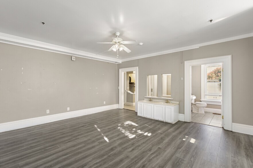 More Photos Of 1111-1123 D St, Sacramento Specialty For Sale