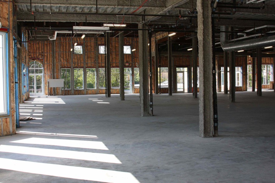 More Photos Of 132 Chief Justice Cushing Hwy, Cohasset Coworking Space