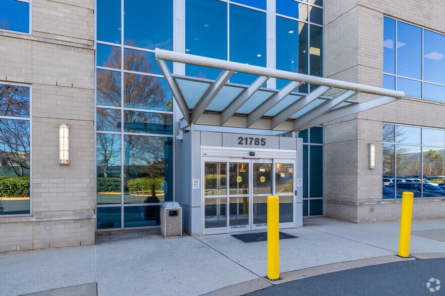 More Photos Of 21785 Filigree Ct, Ashburn Medical For Lease