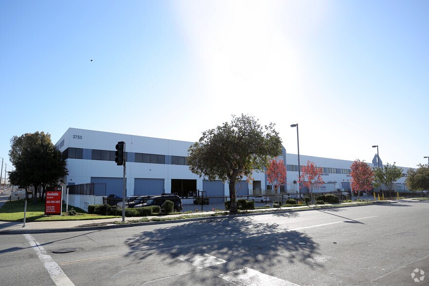 More Photos Of Century Blvd @ Prarie Ave, Inglewood Unknown For Lease