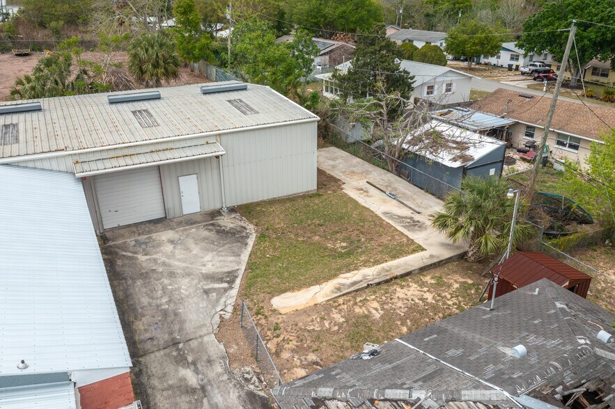 More Photos Of 19 Evergreen Dr, Lake Wales Freestanding For Sale