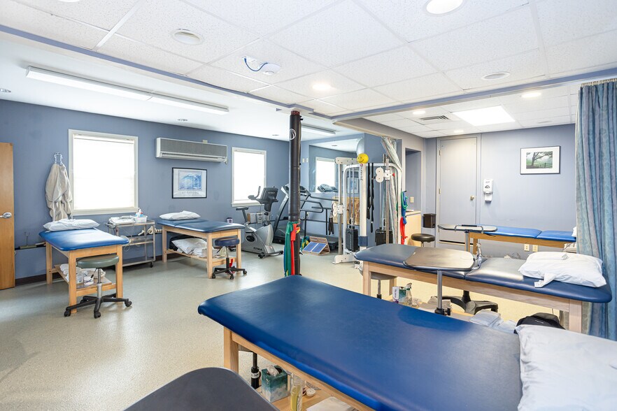 More Photos Of 345 Valley Rd, Middletown Medical For Sale