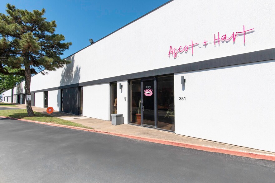 More Photos Of 1002 N Central Expy, Richardson Unknown For Lease