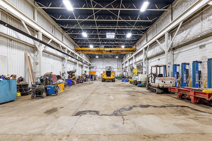 More Photos Of 451 E Wilson Ave, Pontiac Warehouse For Sale