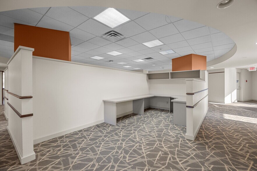 More Photos Of 667 Welsh Rd, Huntingdon Valley Office For Sale