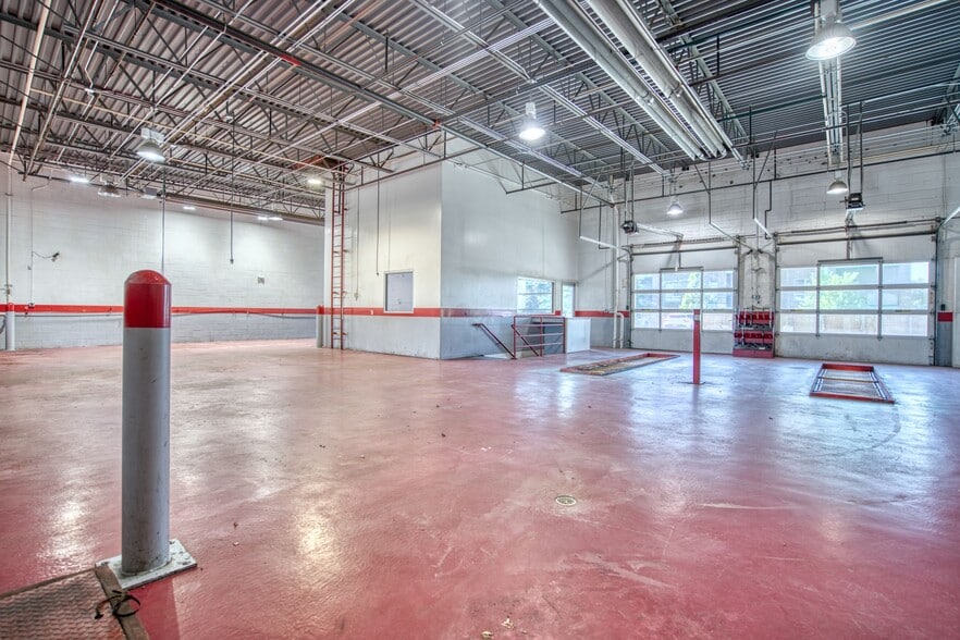 More Photos Of 165 S McCaslin Blvd, Louisville Auto Repair For Lease