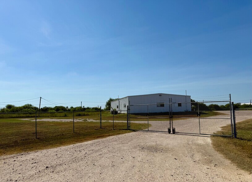 Primary Photo Of 906 Lincoln Ave, Robstown Industrial For Sale