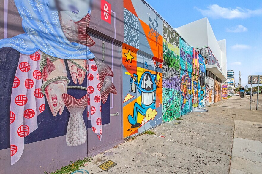 More Photos Of 2500 N Miami Ave, Miami Light Distribution For Sale