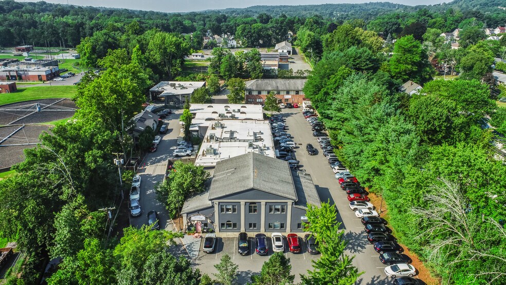 More Photos Of 271 Grove Ave, Verona Office For Lease