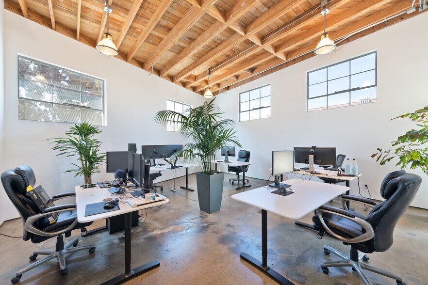 More Photos Of 2332-2340 S Centinela Ave, Los Angeles Loft Creative Space For Sale