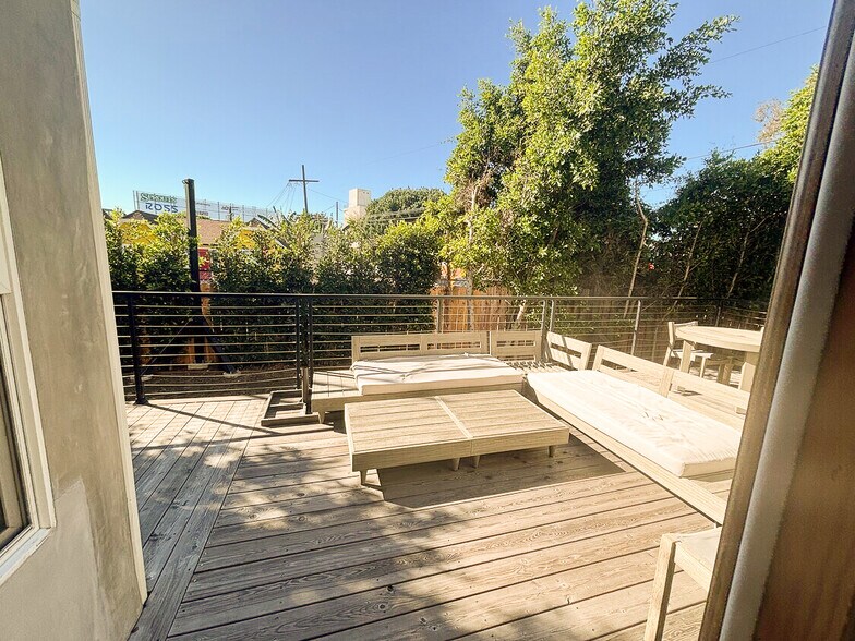 More Photos Of 3360 S Robertson Blvd, Los Angeles Loft Creative Space For Lease