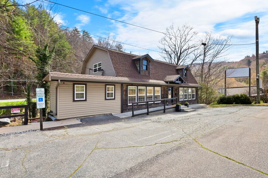 More Photos Of 3453 S Hwy 321, Blowing Rock General Retail For Sale