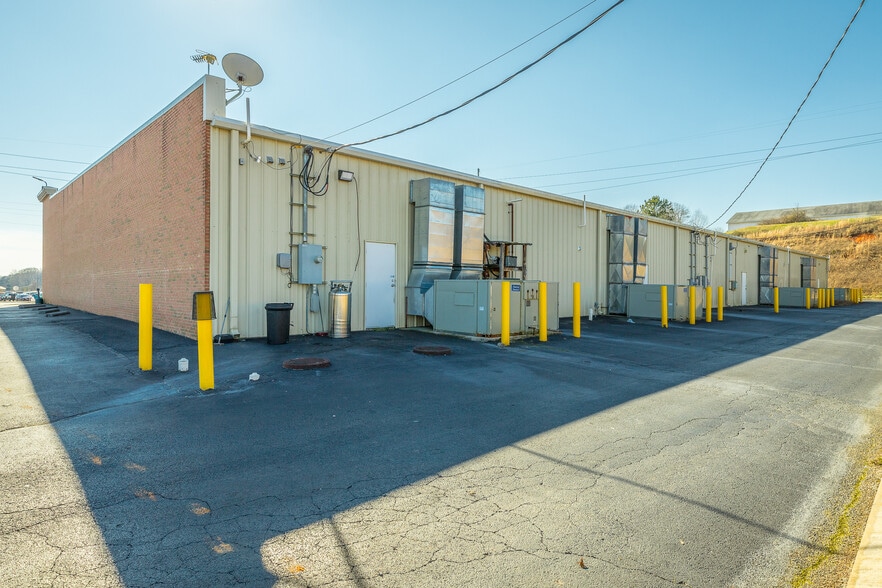 More Photos Of 150 Pearl Dr, LaFayette Restaurant For Sale