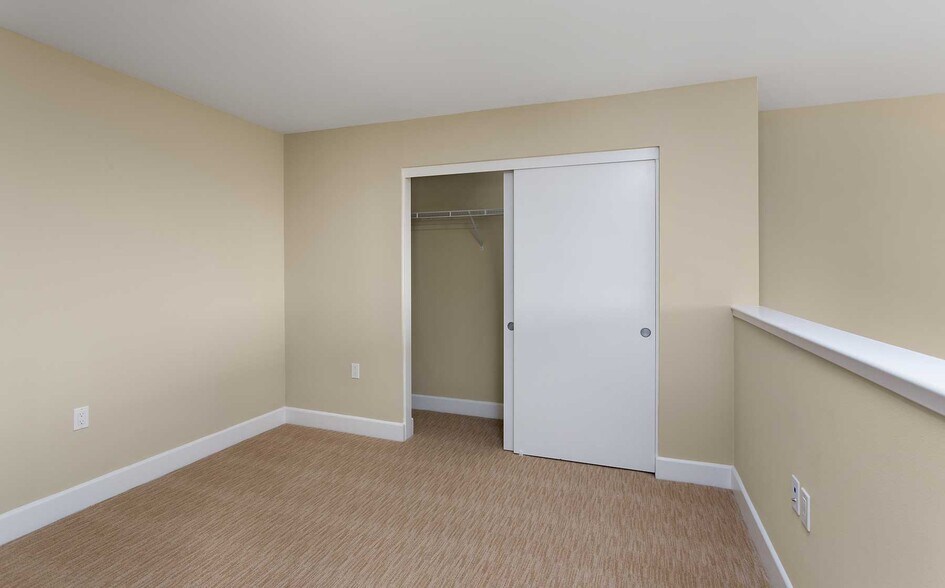More Photos Of 7400 Center Ave, Huntington Beach Apartments For Lease
