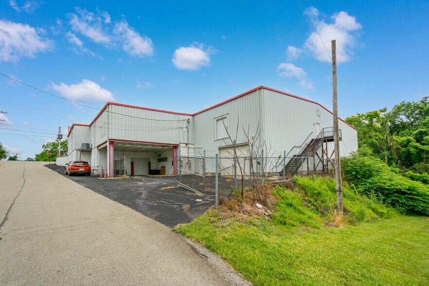 More Photos Of 6027 National Pike, Grindstone Freestanding For Lease