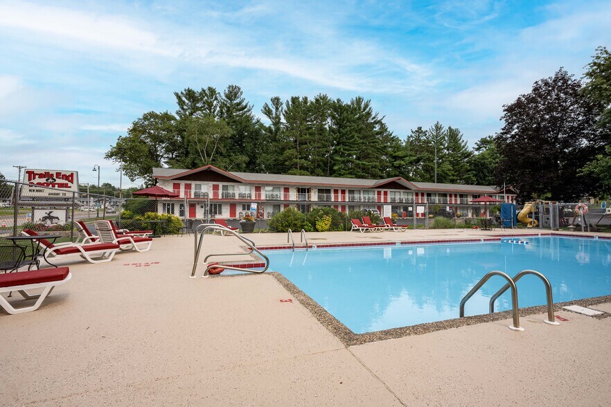 More Photos Of 1116 Broadway, Wisconsin Dells Hotel For Sale
