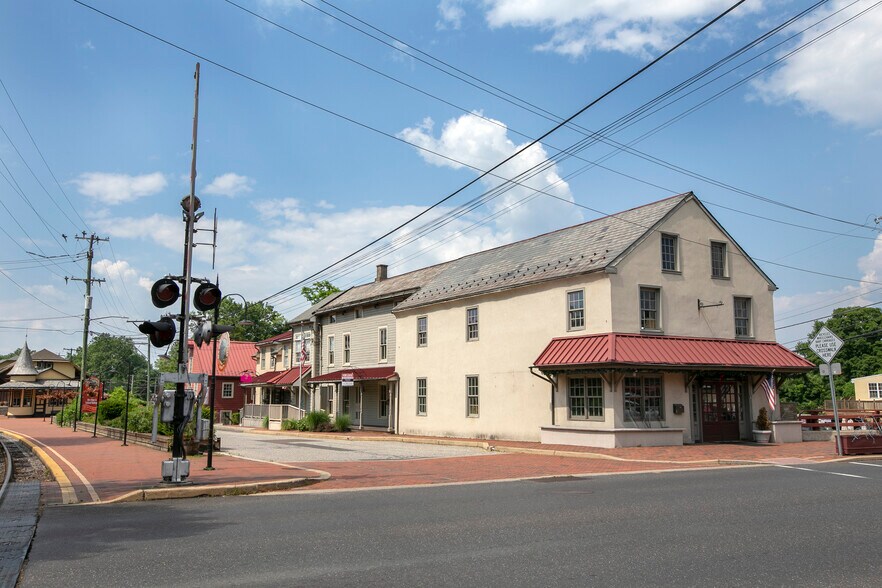 More Photos Of 30 W Bridge St, New Hope Freestanding For Lease