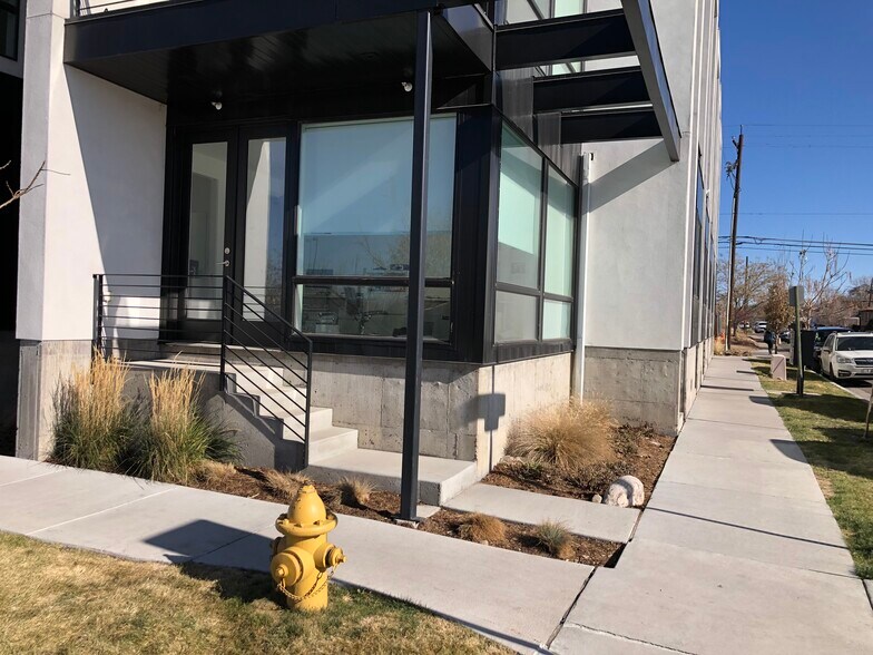 More Photos Of 2190 S Delaware St, Denver Office For Lease