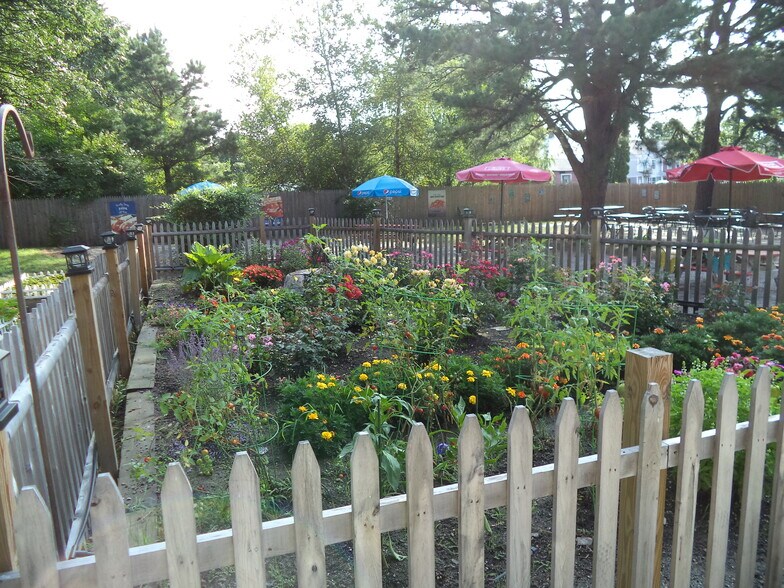 More Photos Of 1391 Hooksett Rd, Hooksett Restaurant For Sale