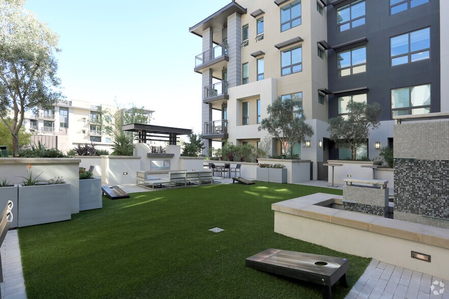 More Photos Of 7350 E Stetson Dr, Scottsdale Apartments For Lease