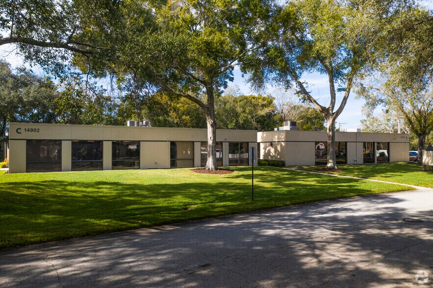 More Photos Of 14902 Winding Creek Ct, Tampa Medical For Lease