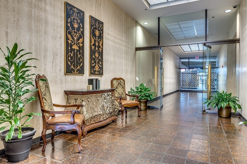 More Photos Of 60 Commerce St, Montgomery Office Residential For Lease